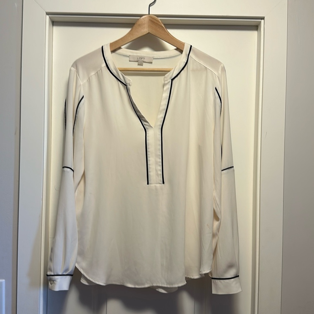 Loft long sleeve cream/black top medium